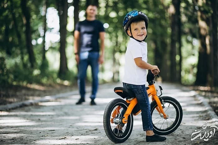 لباس پوشیدن کودک